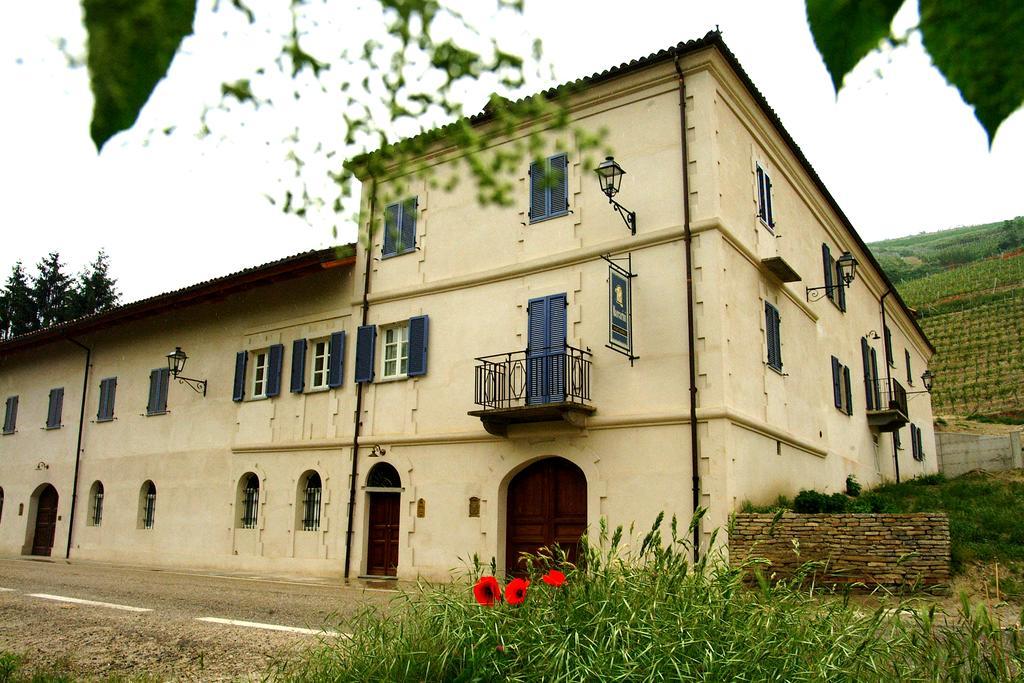 Marcarini Agriturismo Neviglie Exterior foto
